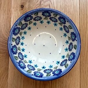 Ceramika Wiza Polish Pottery Blue Zinnia Green Leaf 5 1/8" Bowl - Chipped!